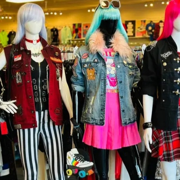 Tripp NYC gothic buckles & chains boned corset! SOLD @hosted store-Cheap Chick - Picture 4 of 5